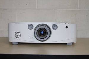 lot 28 image: NEC 5500 Lumen Widescreen Advanced HD Professional Projector  Projection System