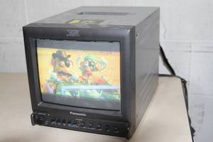 lot 78 image: Panasonic Portable BT-S901Y 9 Retro Gaming Color Video CRT Monitor