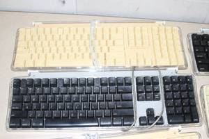 lot 115 image: Lot of 7 Apple Mac USB Wired Keyboards - Some Yellowing... Vintage