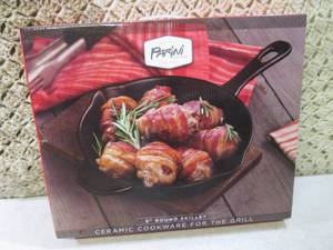 lot 26 image: Parini 8 Round Skillet  D-2...