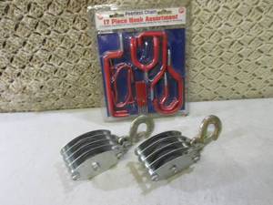 lot 35 image: 17pc Hook Assortment and 2 Pullies ...
