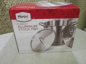 lot 37 image: Parini 12 Qt Aluminum Stock Pot wit...