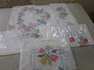 lot 41 image: Assorted Design Place Mats  CAC...