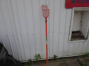 lot 54 image: YardWorks Telescopic Fruit Picker  ...