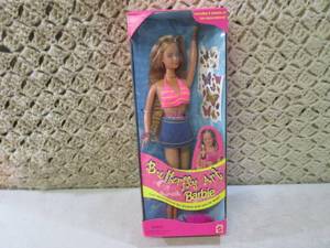 lot 62 image: Butterfly Art Barbie New in Box  C-...