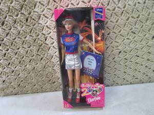 lot 63 image: Walt Disney World 2000 Barbie New i...