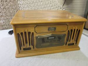 lot 71 image: Wood Vintage Look CD Player and Rec...
