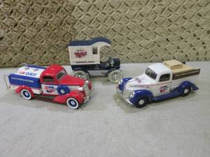 lot 72 image: 3 Diecast Truck Banks  BS...