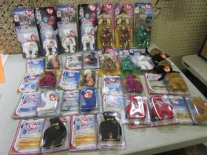 lot 94 image: Assorted TY Beanie Babies  F-0...