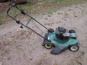 lot 165 image: Poulan Weed Eater 22 Self-Propelle...