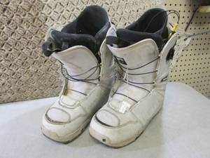 lot 197 image: Burton Imprint 1 Snow Boots Size Me...