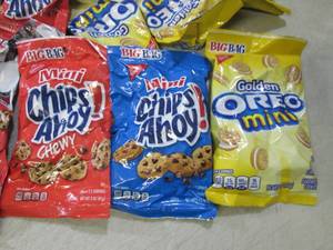 lot 251 image: 24 Bags of Assorted Mini Cookies Pa...