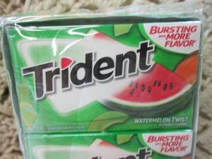 lot 268 image: 12 Packs of Trident Watermelon Twis...