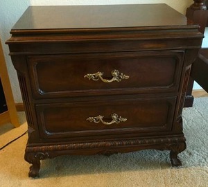 Karges Nightstand