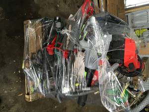 Pallet with assorted used cutomer returns - Vacuums, Preassure Washers, Leaf Blowers for parts or repair