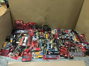 ASSORTED PALLET WITH HUSKY TOOLS SEE PICS