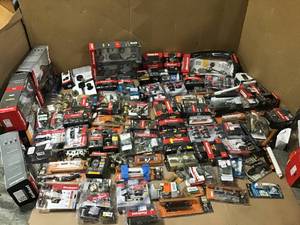 ASSORTED BOX FILLED WITH DOOR HARDWARESETS SEE PICS