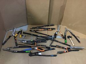 ASSORTED MIX PALLET WITH OURDOOR HUSKYFISKARS TOOLS SEE PICS