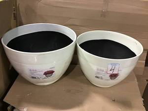 lot 4 image: Decatur 20 in. Starlight White Resin Planter &nbspin good condition 