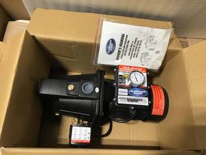 lot 91 image: Superior Pump 34 HP 11.8 GPM Cast Iron Shallow Well Jet Pump, 25 Foot Depth &nbspin good condition 