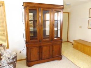 lot 2 image: Vintage Cherry Wood Lighted and Mirrored Hutch