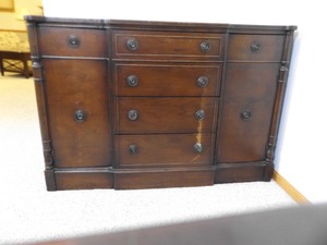 lot 6 image: Antique SOLID Wood Dovetailed Buffet
