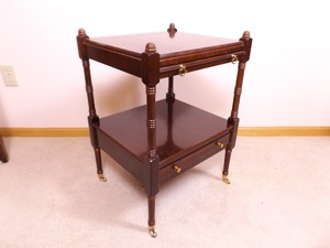 lot 33 image: Small Wood Side Table