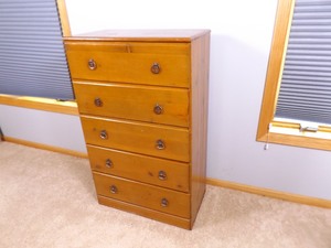 lot 37 image: Wood Chest of Drawers