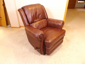 lot 38 image: Lane Furniture Vinyl Recliner