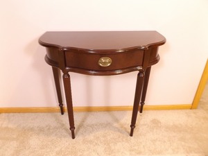 lot 39 image: Small Wood Side Table