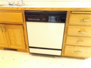 lot 60 image: Kenmore Ultra Wash III Dishwasher Model #1677993
