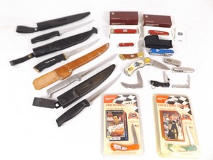 lot 111 image: Lot of Collectible Knives, Pocket Knives, etc.