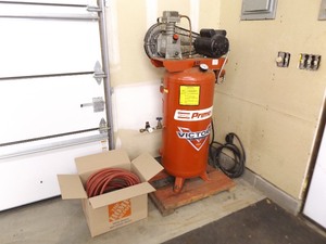 lot 127 image: Atlas Copco 220v 2hp Prime Air Compressor and Accessories