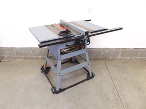 lot 155 image: Delta 10 Table Saw