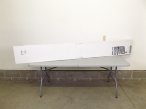 lot 164 image: Full Box (16) of Phillips 8 F96T12CWHO-OALTO Fluorescent Light Bulbs