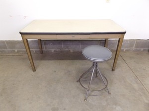 lot 181 image: Vintage Metal Table and Stool