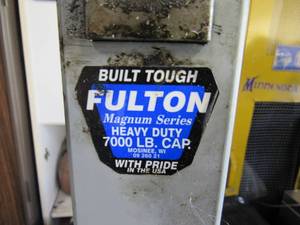 lot 7 image: Fulton 7000LB trailer jack