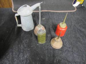 lot 16 image: Vintage oil cans
