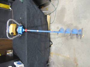 lot 27 image: Vintage Ice Master auger