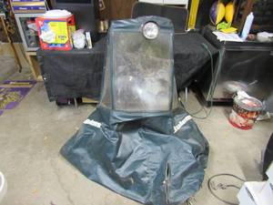 lot 20 image: Bolens snow blower cab