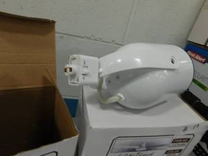 lot 17 image: LCM Track Lighting - Item # LCTL430