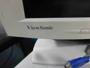 lot 22 image: 2 - 15 View Sonic Monitors