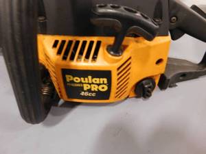 lot 61 image: Poulan pro 46CC Chain Saw - 20 bar