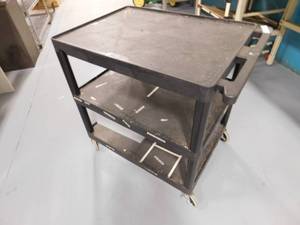 lot 72 image: Rolling Utility Cart - 24 x 32