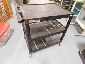 lot 84 image: 2 - Utility Carts
