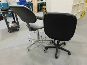 lot 97 image: 2 - Rolling Chairs