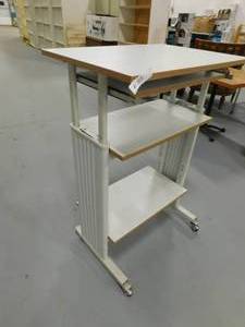 lot 105 image: Rolling Stand Up Work Station - 27.5x 19.75 x 41.5(h) adjustable
