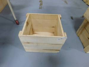 lot 108 image: 4 - Wood Storage Boxes - 13.5 x 16
