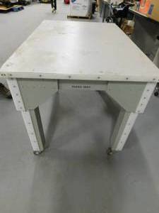 lot 119 image: Rolling Work Station - 31 x 47 x 32.5(h)