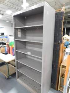 lot 137 image: Hon Metal Storage Shelving - 3(w) x 76(h) x 16(d)